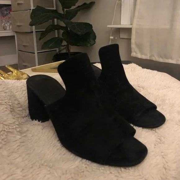 Vince black mule heels - Picture 2 of 3